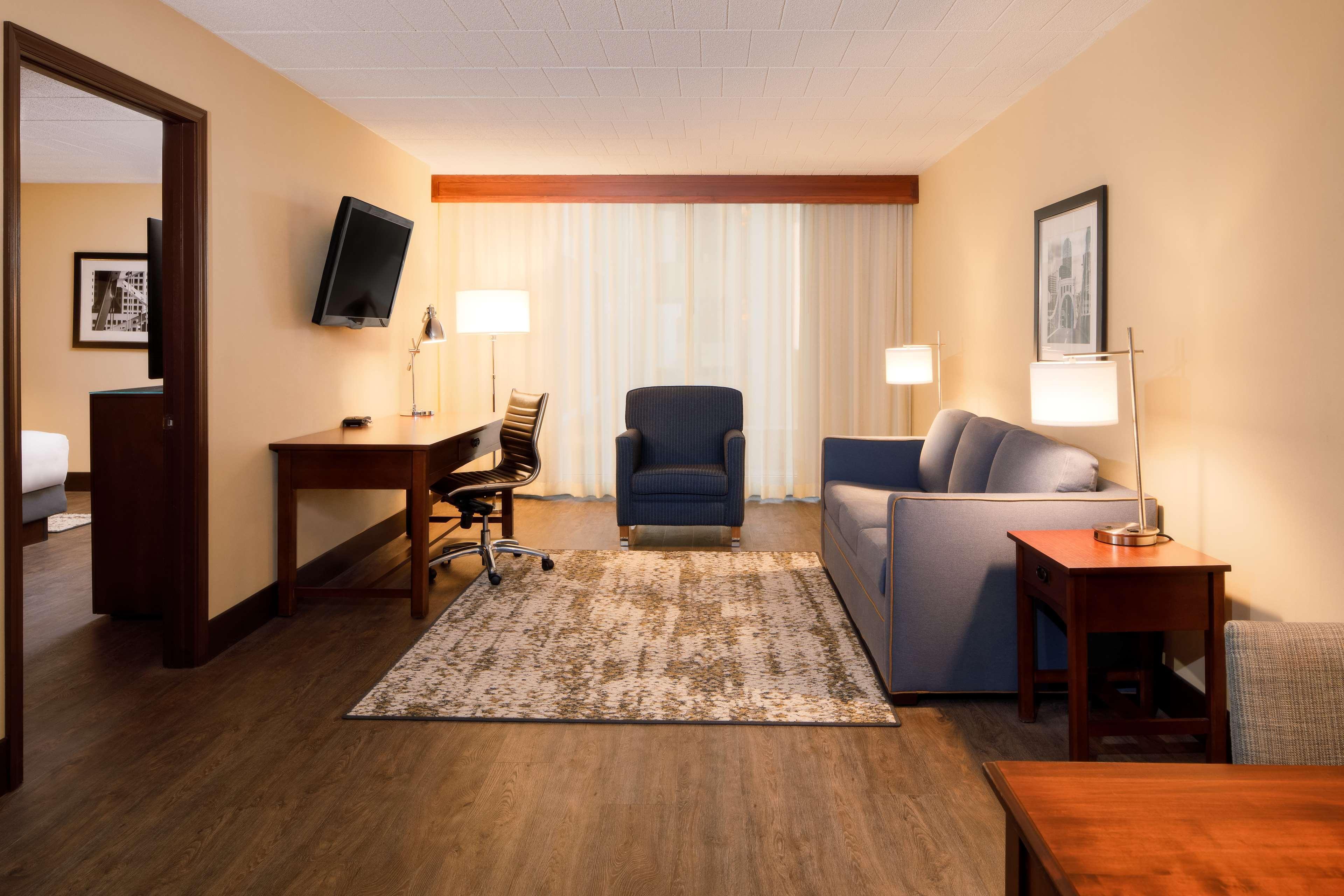 Doubletree By Hilton Pittsburgh - Cranberry Hotel Cranberry Township Exterior photo