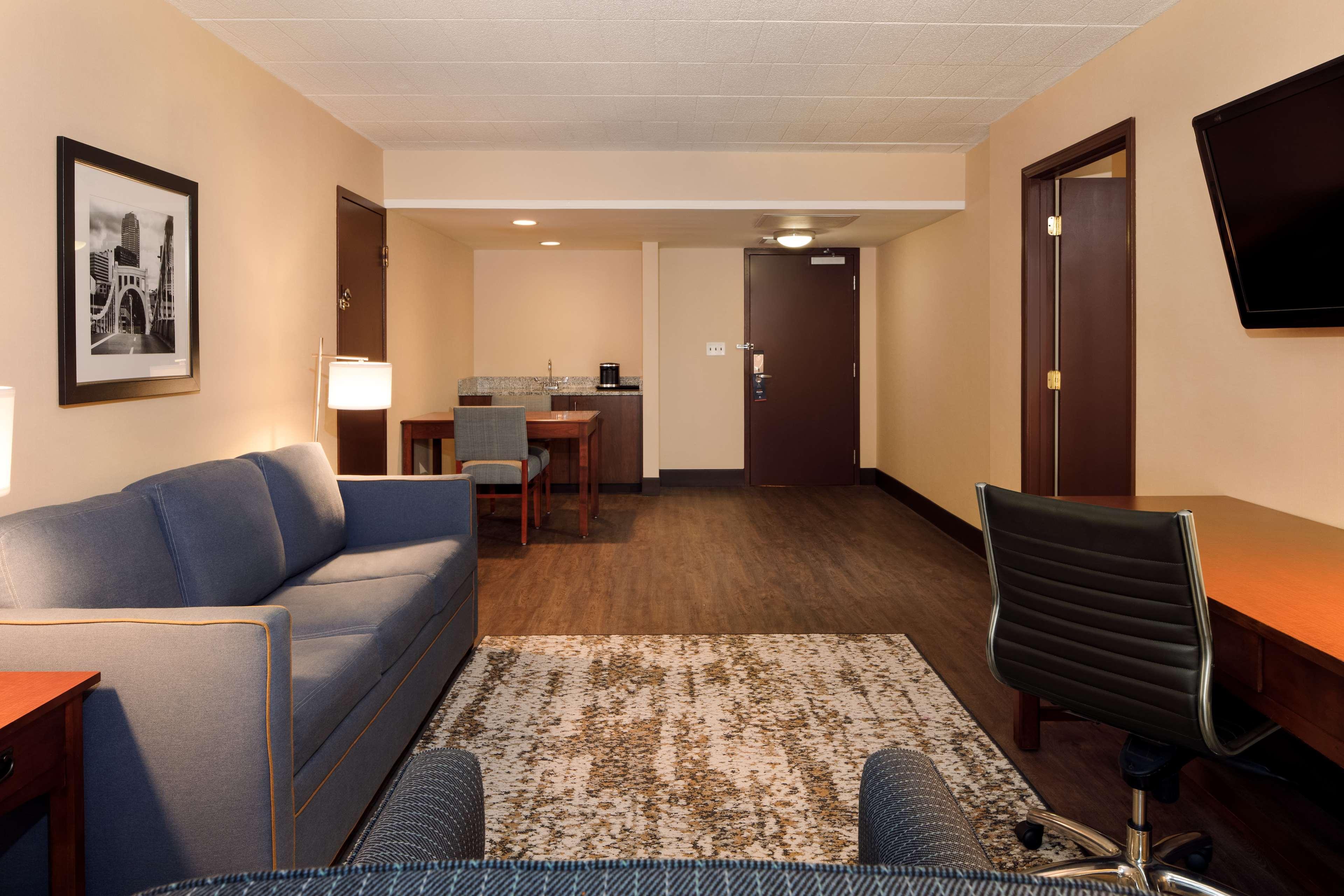 Doubletree By Hilton Pittsburgh - Cranberry Hotel Cranberry Township Exterior photo