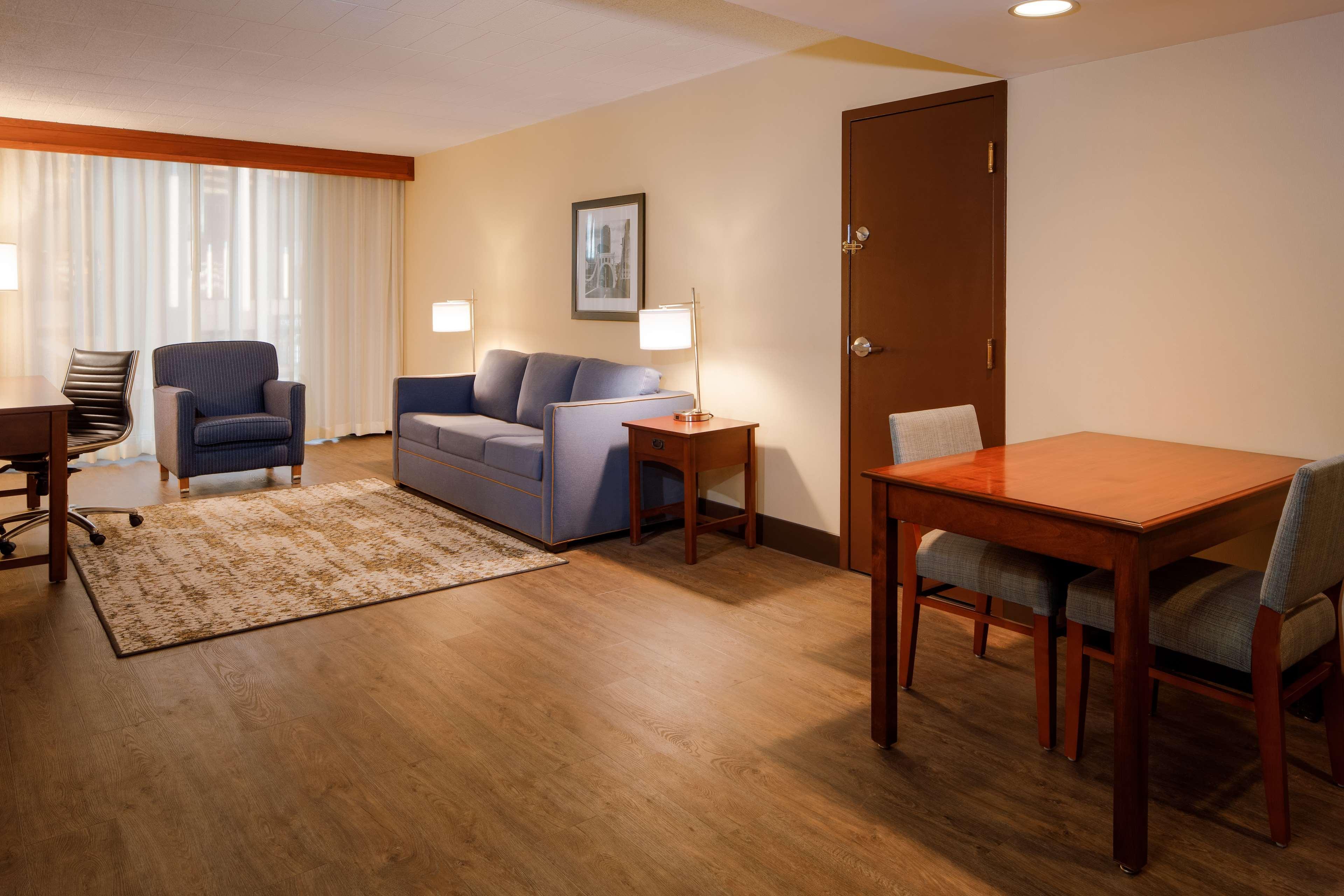 Doubletree By Hilton Pittsburgh - Cranberry Hotel Cranberry Township Exterior photo