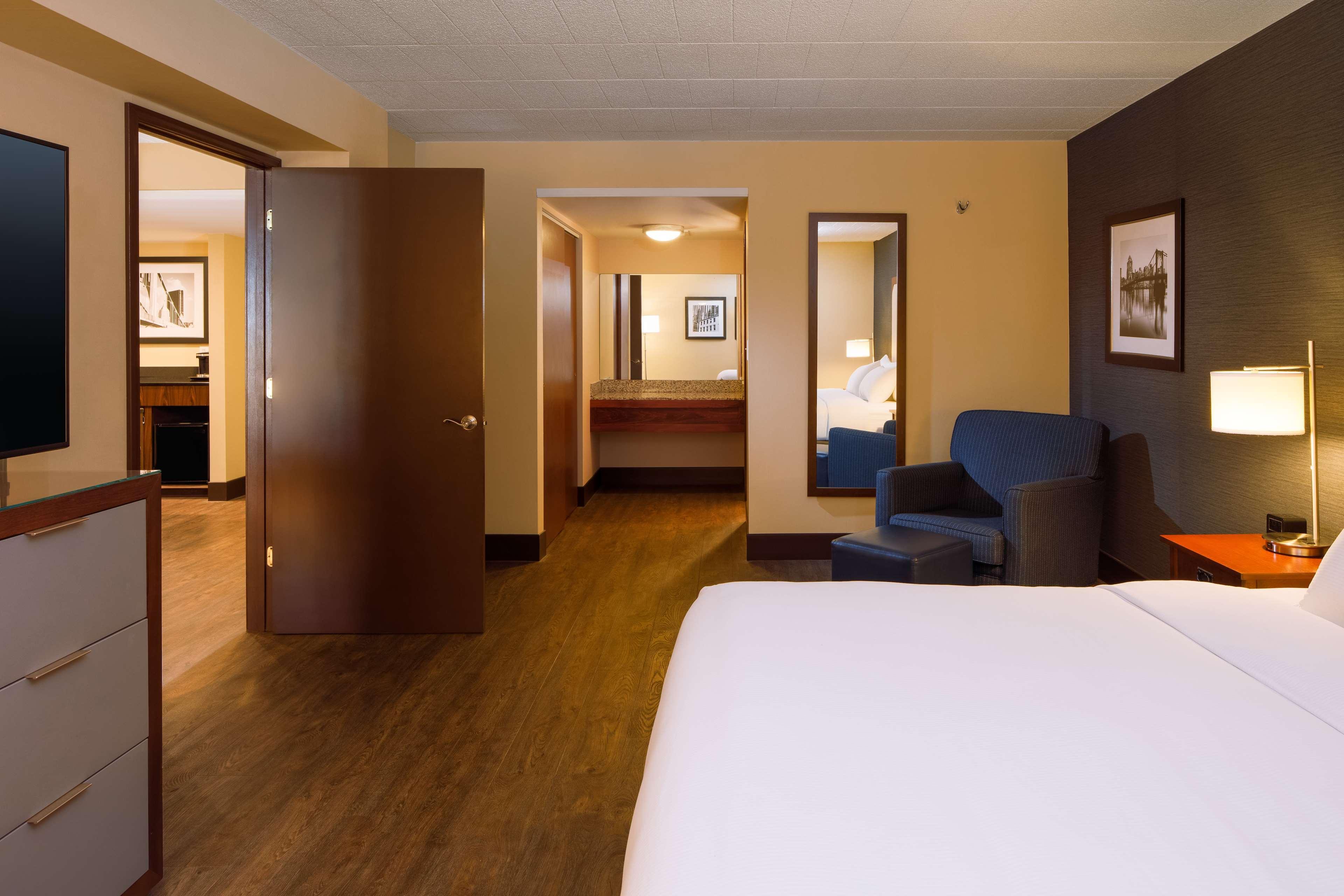 Doubletree By Hilton Pittsburgh - Cranberry Hotel Cranberry Township Exterior photo