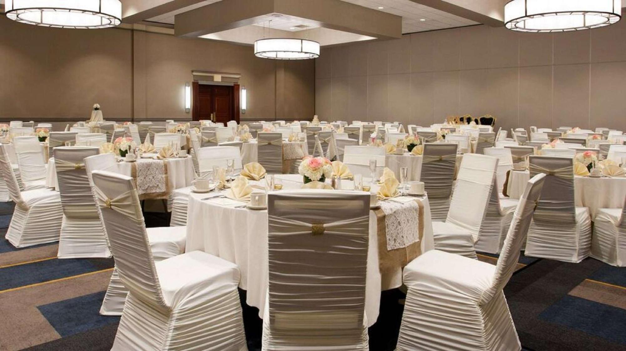 Doubletree By Hilton Pittsburgh - Cranberry Hotel Cranberry Township Exterior photo